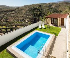 casa rural privada con piscina